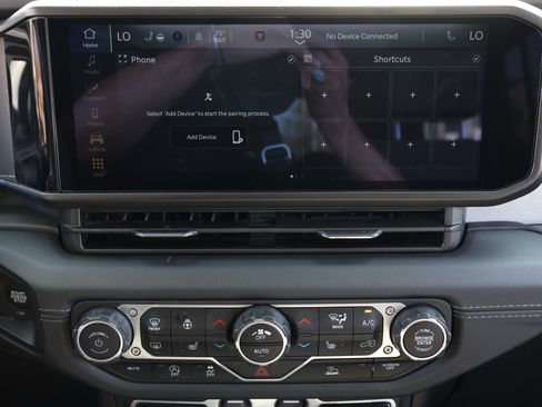 Used 2024 Jeep Wrangler Sahara image 29