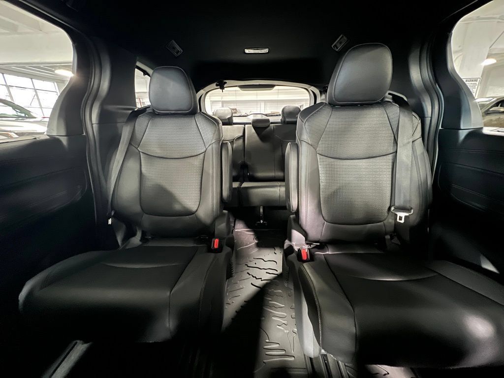New 2026 Toyota Sienna XLE Woodland Edition AWD/4WD image 13