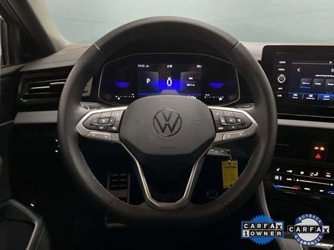 Used 2025 Volkswagen Jetta Sport image 10