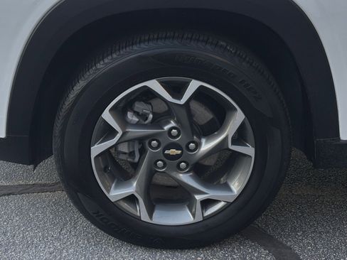 Used 2025 Chevrolet Trax LT w/ LT Convenience Package image 34