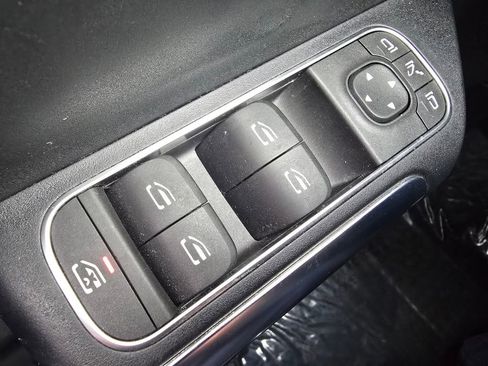 Certified 2021 Mercedes-Benz GLA 250 4MATIC image 26