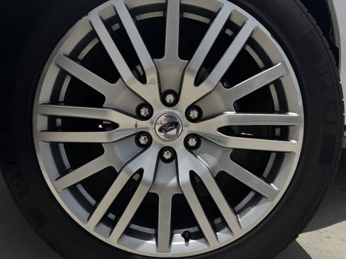 Used 2023 Ford Expedition Limited AWD/4WD image 9