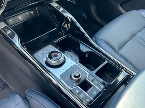 Used 2023 Kia Sorento SX Prestige image 22