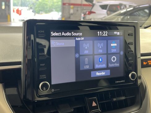 Used 2022 Toyota Corolla LE w/ LE Convenience Package FWD image 16