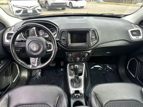 Used 2019 Jeep Compass Latitude w/ Popular Equipment Group AWD/4WD image 19