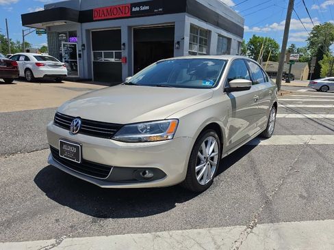 Used 2013 Volkswagen Jetta SEL FWD image 1