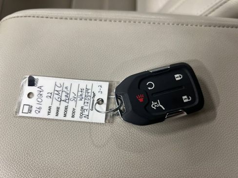 Certified 2022 GMC Acadia Denali w/ Denali Ultimate Package image 30