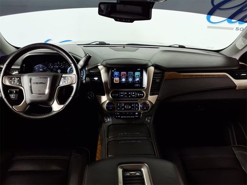 Used 2020 GMC Yukon XL Denali w/ Open Road Package image 9