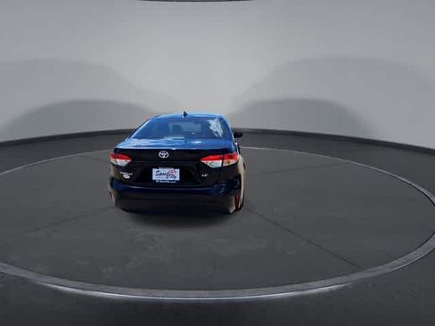 Used 2025 Toyota Corolla LE FWD image 7