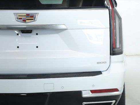 Used 2026 Cadillac Escalade Luxury w/ LPO, Floor Liner Package AWD/4WD image 50