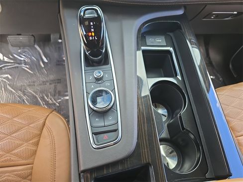 Used 2022 Cadillac Escalade Premium Luxury w/ Performance Package image 30