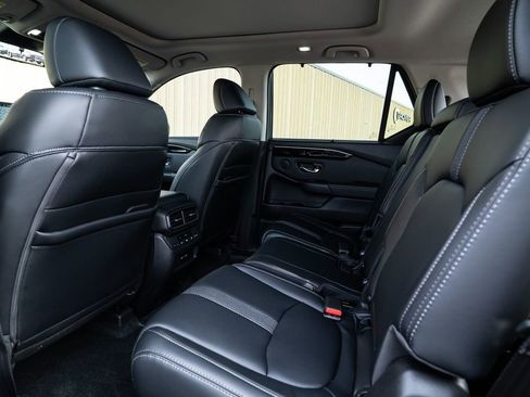 Used 2024 Honda Pilot Touring image 39
