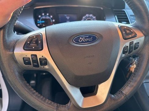 Used 2016 Ford Taurus SEL image 25