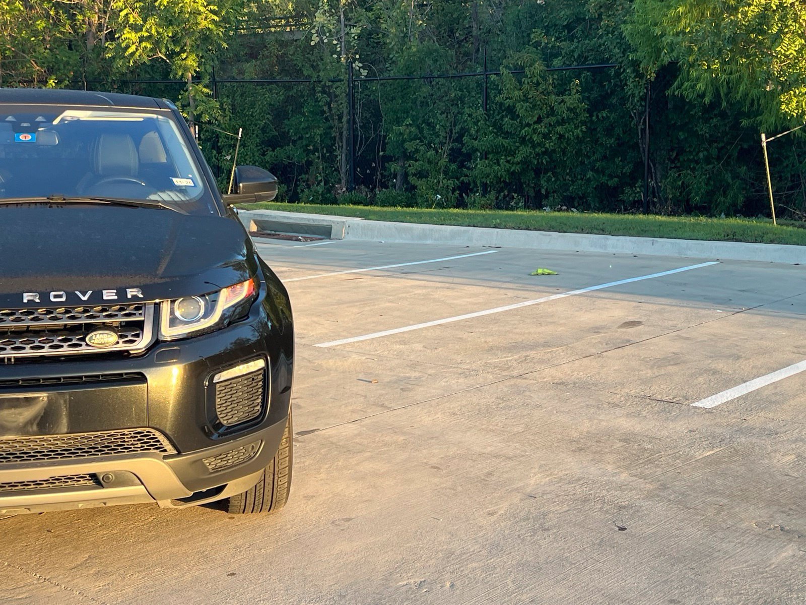 Used 2018 Land Rover Range Rover Evoque HSE AWD/4WD image 3