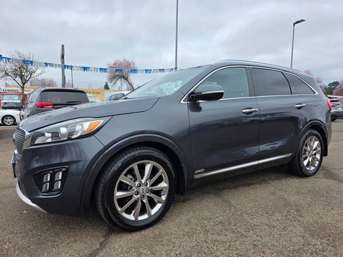 Used 2017 Kia Sorento SX image 1