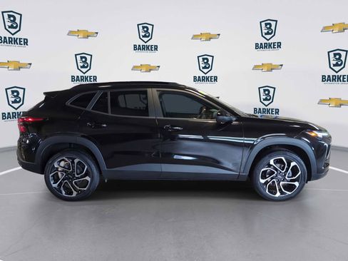 Used 2025 Chevrolet Trax RS w/ Driver Confidence Package FWD image 9