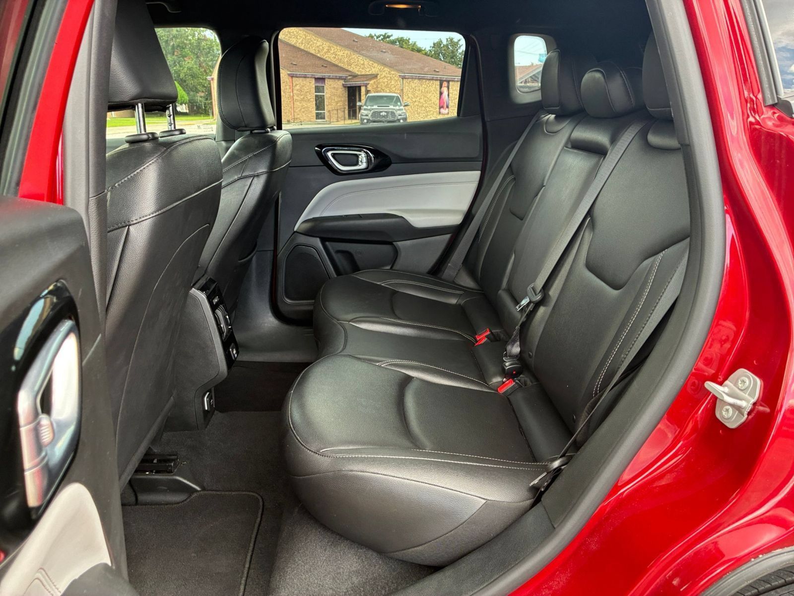 Used 2025 Jeep Compass Limited AWD/4WD image 26