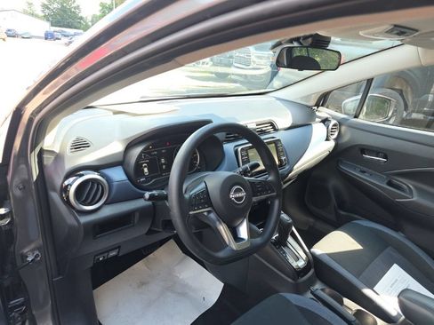 Used 2025 Nissan Versa SV FWD image 12