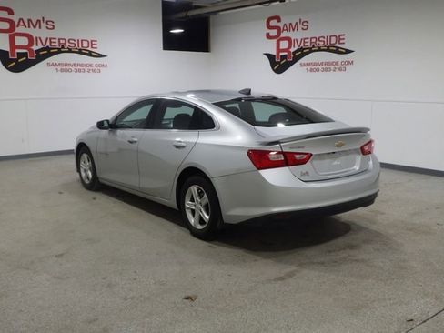 Used 2020 Chevrolet Malibu LS image 2