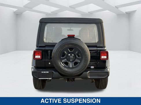 Used 2018 Jeep Wrangler Unlimited Sport image 3