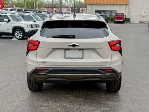 Used 2026 Chevrolet Trax ACTIV w/ Sunroof Package image 9