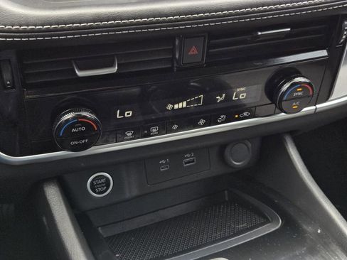 Certified 2023 Nissan Rogue SV FWD image 21