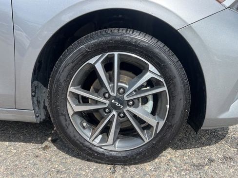 Used 2023 Kia Forte LXS image 10