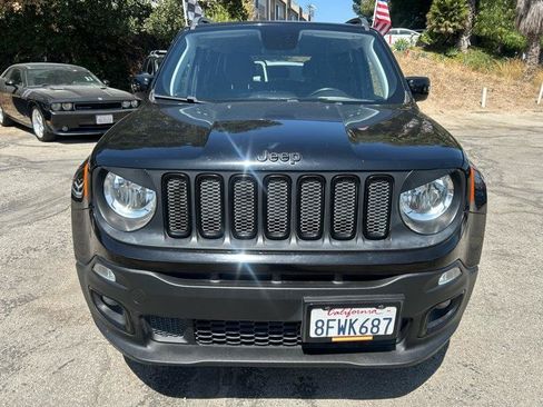 Used 2018 Jeep Renegade Altitude FWD image 2