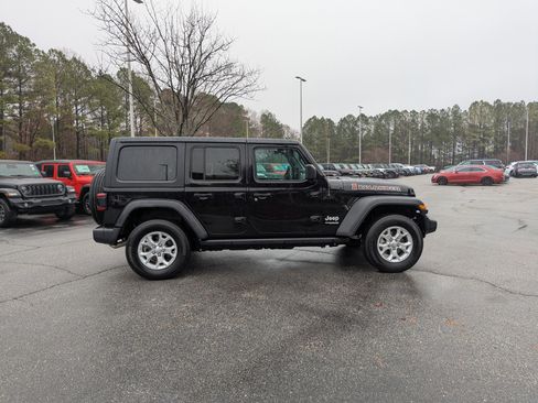 Used 2021 Jeep Wrangler Unlimited Sport image 4