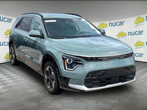 Used 2023 Kia Niro Wind w/ Wind Preserve Package FWD image 1