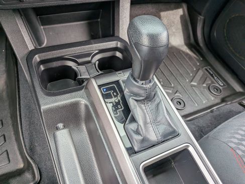 Used 2023 Toyota Tacoma SR5 AWD/4WD image 31