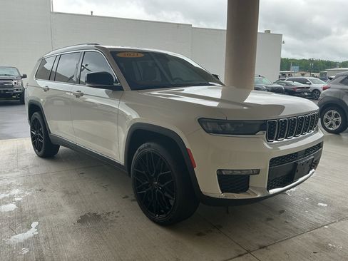 Used 2021 Jeep Grand Cherokee L Limited RWD image 3