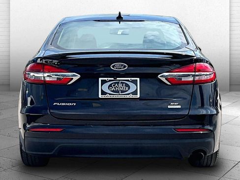 Used 2020 Ford Fusion SE FWD image 3