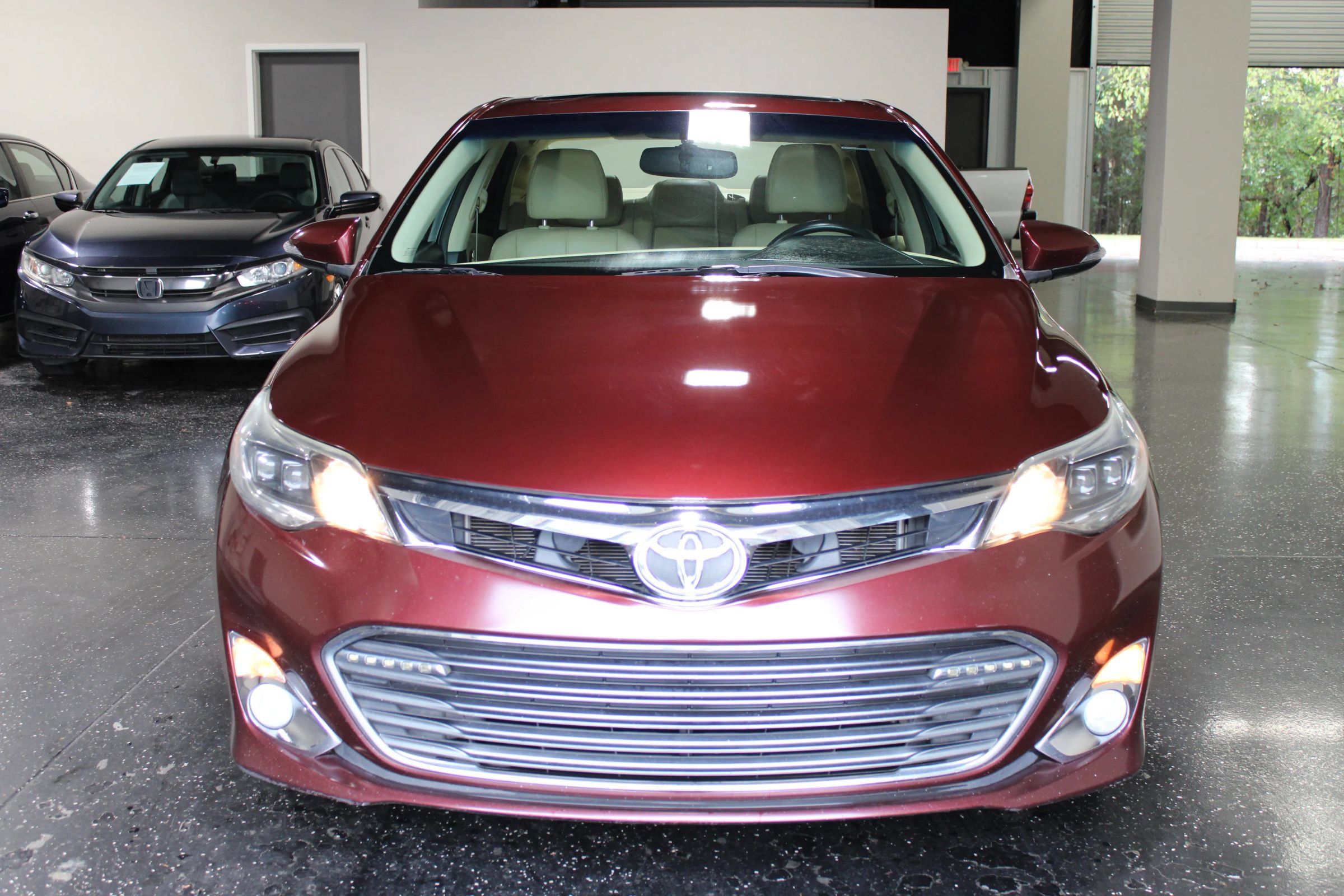 Used 2014 Toyota Avalon XLE Touring FWD image 9