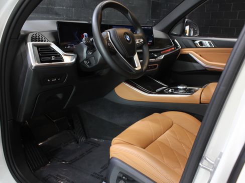 Used 2024 BMW X5 sDrive40i w/ Premium Package image 31