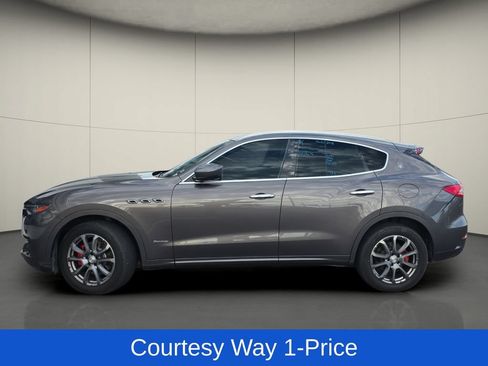 Used 2018 Maserati Levante GranLusso AWD/4WD image 5