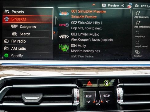 Used 2022 BMW X5 M50i w/ Premium Package image 30