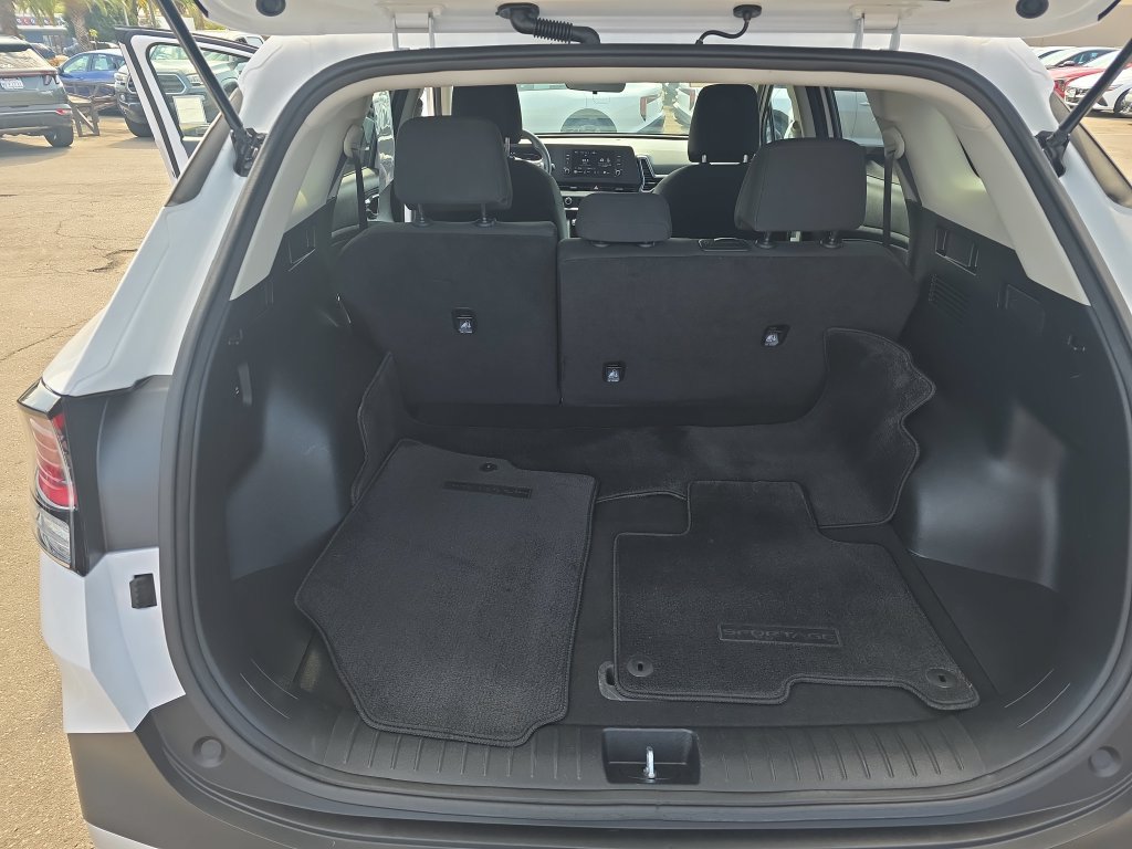 Used 2025 Kia Sportage LX FWD image 21