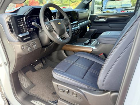 New 2026 Chevrolet Silverado 2500 High Country w/ Technology Package image 13