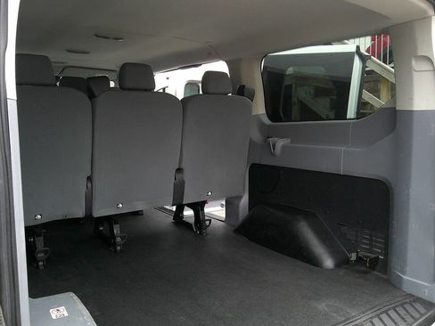Used 2017 Ford Transit 150 XL RWD image 9