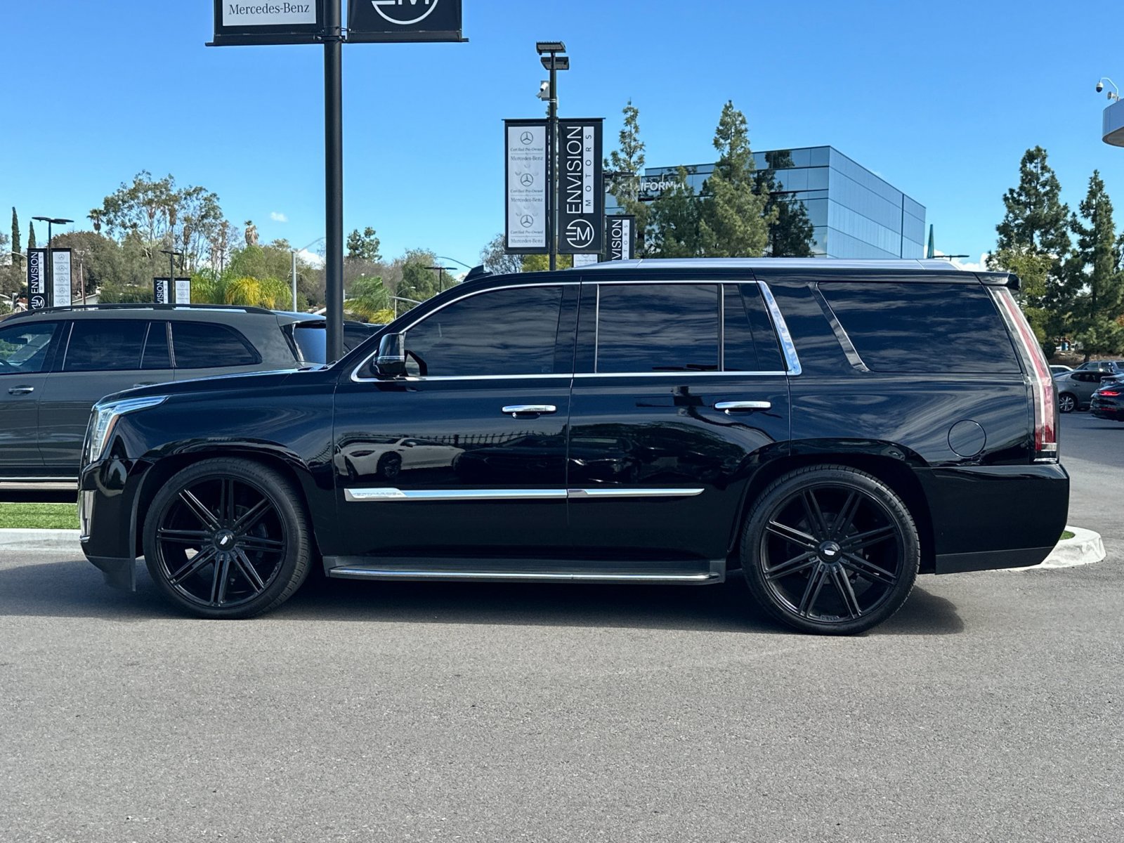 Used 2016 Cadillac Escalade 2WD image 6