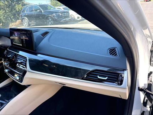 Used 2023 BMW 530e w/ Convenience Package RWD image 27