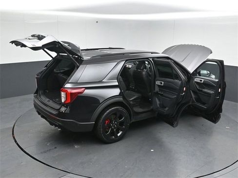 Certified 2022 Ford Explorer ST w/ Equipment Group 401A image 61