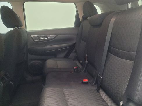Used 2018 Nissan Rogue SV AWD/4WD image 18