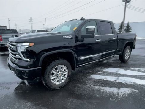 Used 2025 Chevrolet Silverado 2500 High Country w/ Technology Package image 4