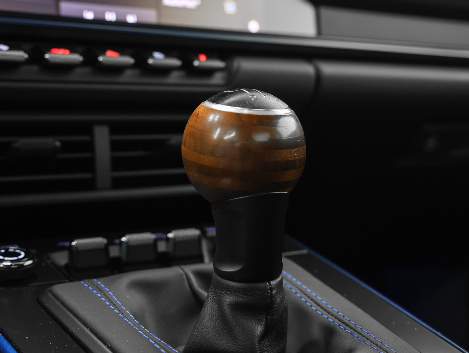 Certified 2025 Porsche 911 Carrera T RWD image 43