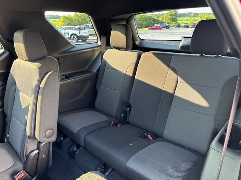 Certified 2023 Chevrolet Traverse LT FWD image 29