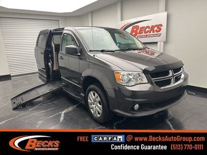 Used 2019 Dodge Grand Caravan SE w/ UConnect Hands-Free Group
