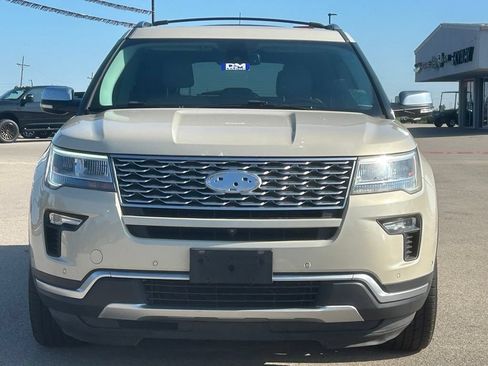 Used 2018 Ford Explorer Platinum AWD/4WD image 2