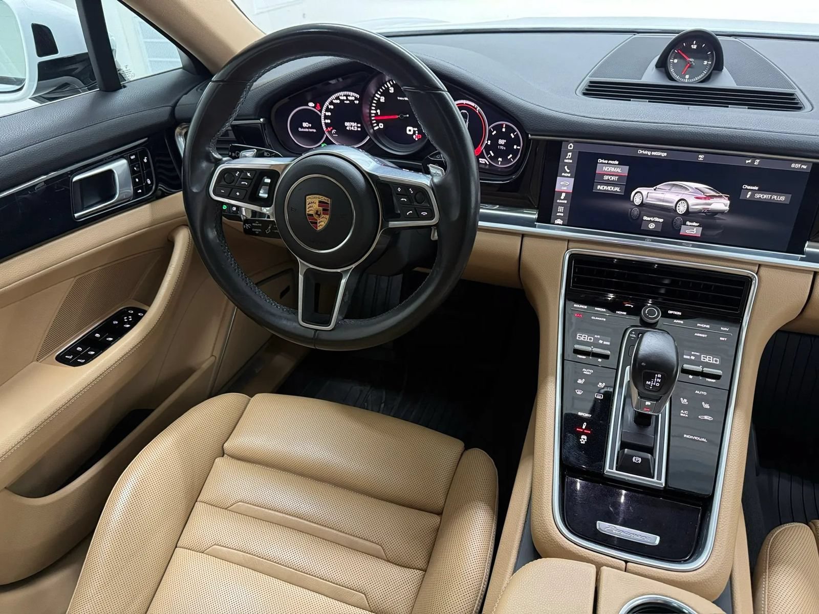 Used 2018 Porsche Panamera RWD image 8